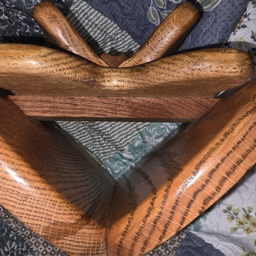 Vintage Solid Oak Bow & Heart Corner Quilt Display Hanger - Picture 7 of 14